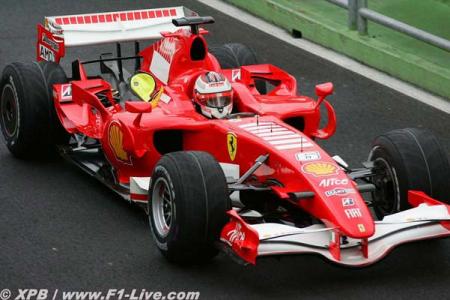 1ers tours de roue de Raikkonen dans une Ferrari